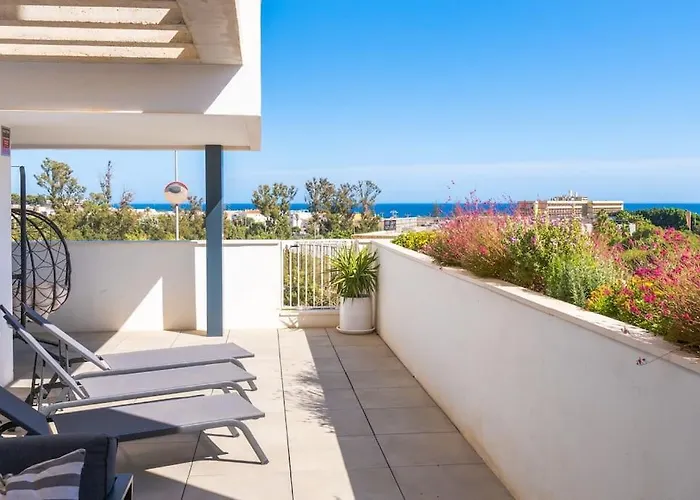 Spacious 3 Bedroom With 2 Terraces, Pool, And Walking Distance To The アパート *